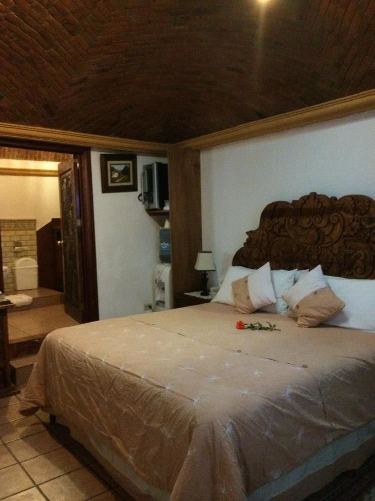 Hotel Eden De Los Angeles ซานมิเกล เด อาเญนเด ภายนอก รูปภาพ
