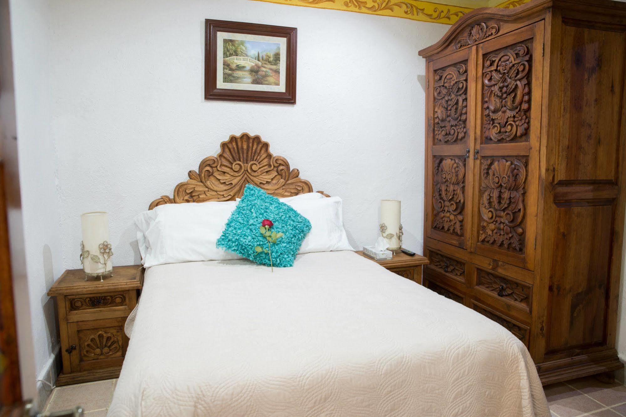 Hotel Eden De Los Angeles ซานมิเกล เด อาเญนเด ภายนอก รูปภาพ