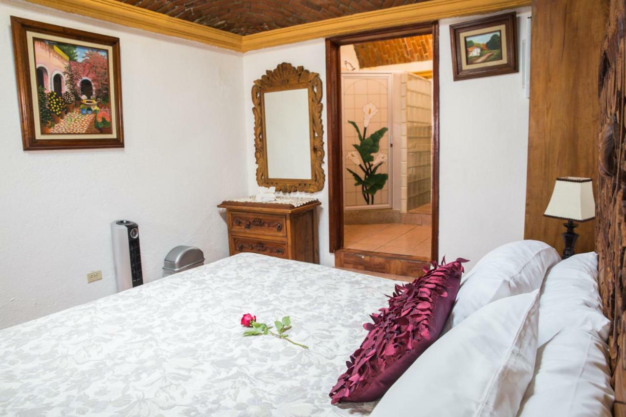 Hotel Eden De Los Angeles ซานมิเกล เด อาเญนเด ภายนอก รูปภาพ